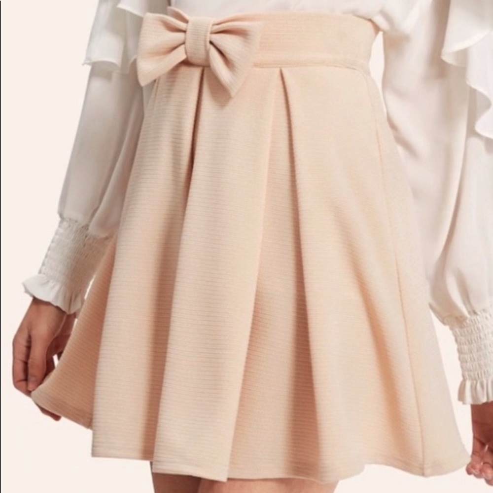 Pleated Skirt 🎀 - Picture 7 of 8